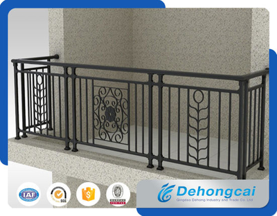 Valla de balcón de hierro forjado ornamental personalizado con alta calidad