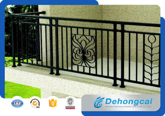 Diseños decorativos modernos de la verja del balcón del hierro labrado / verja del balcón del metal